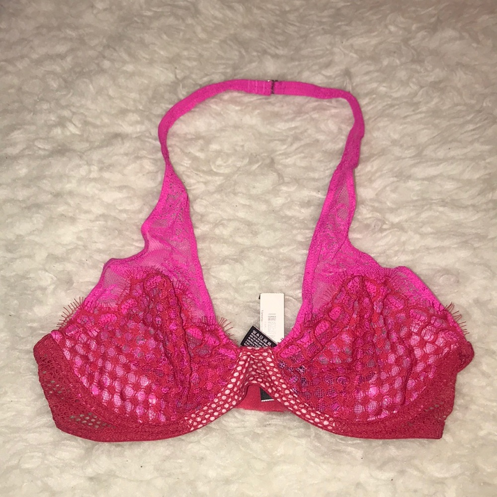 Pink vs bra